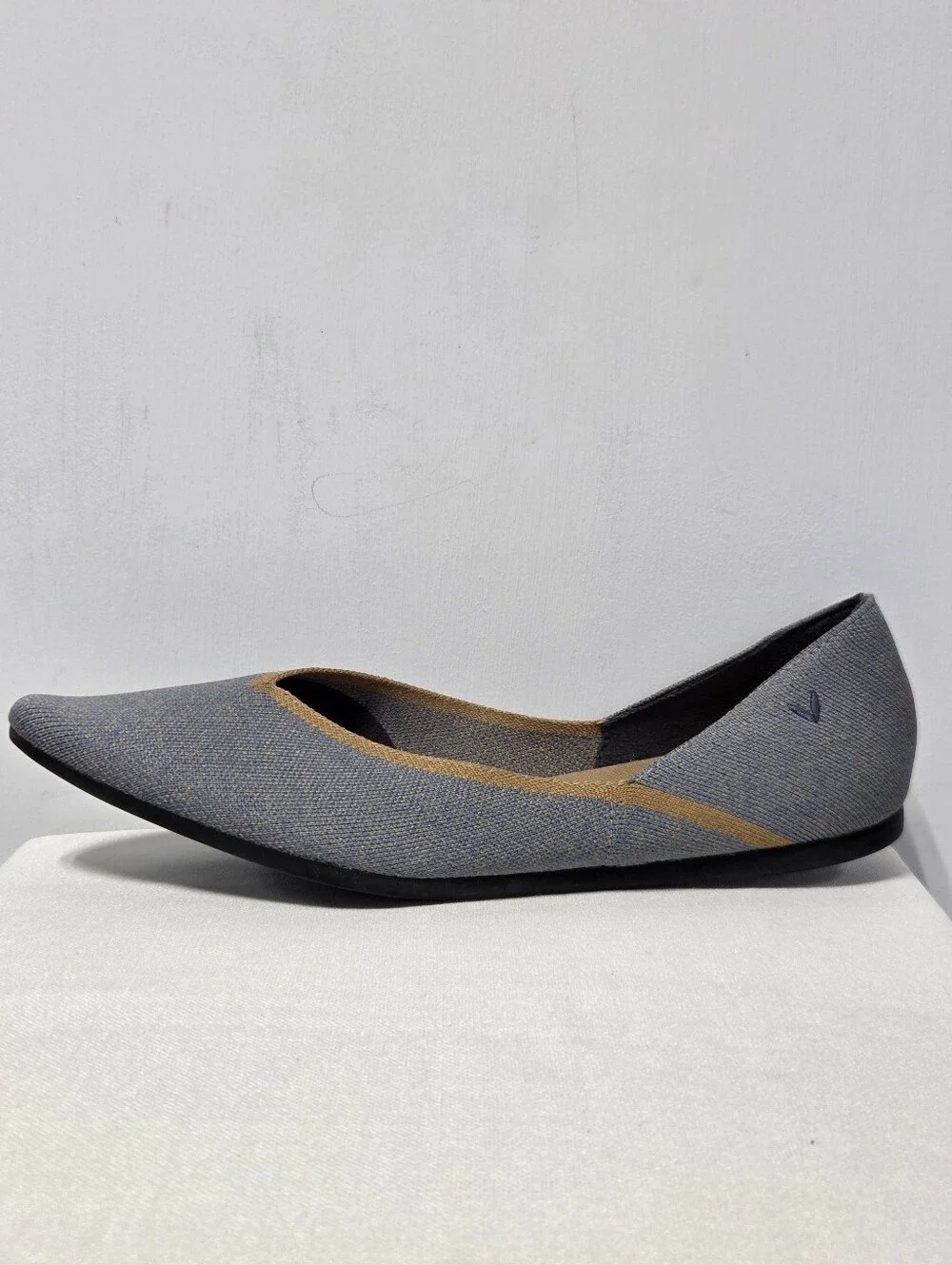 VIVAIA Vienna 2.0 Pointed Toe V-Cut Flats Sandy Blue US 11/11.5 EU 42